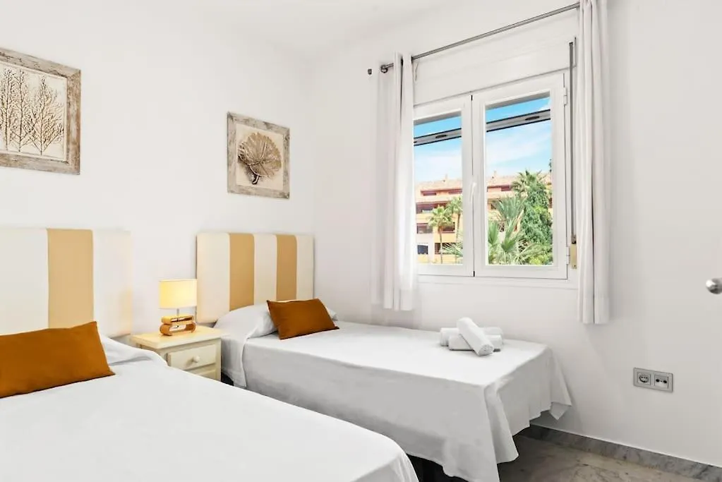 Gorgeous 3 Bedroom Apart With Sea Views, Pool Marbella Apartment