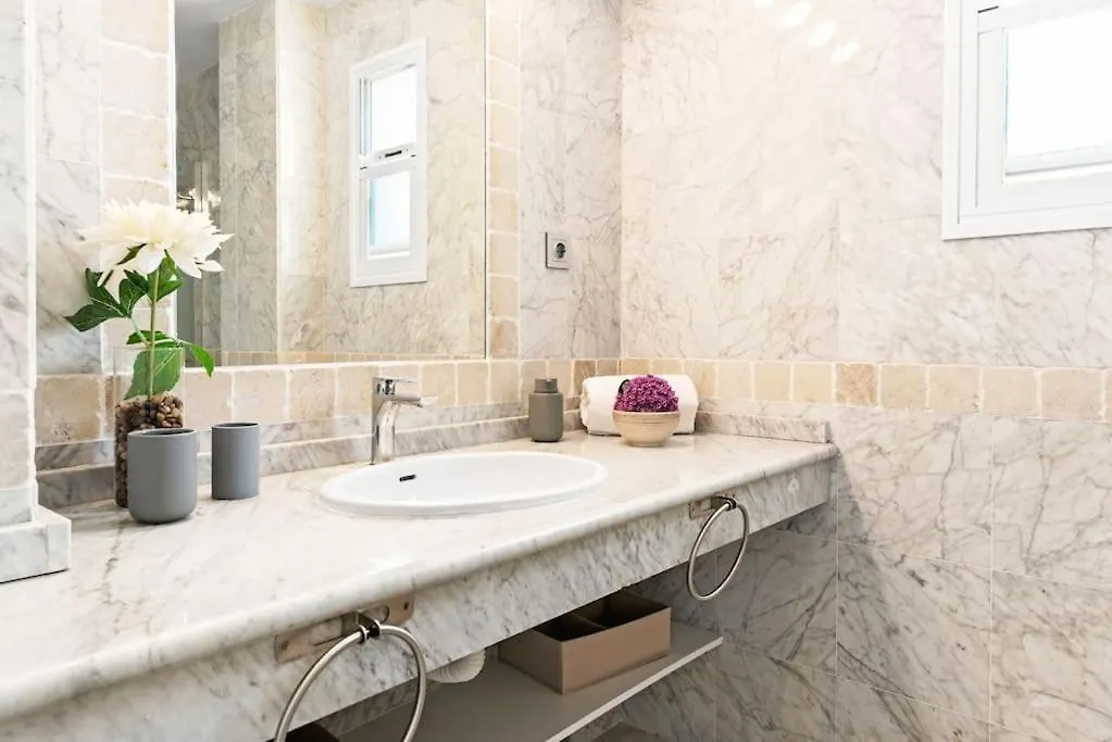 Apartment Gorgeous 3 Bedroom Apart With Sea Views, Pool Marbella
