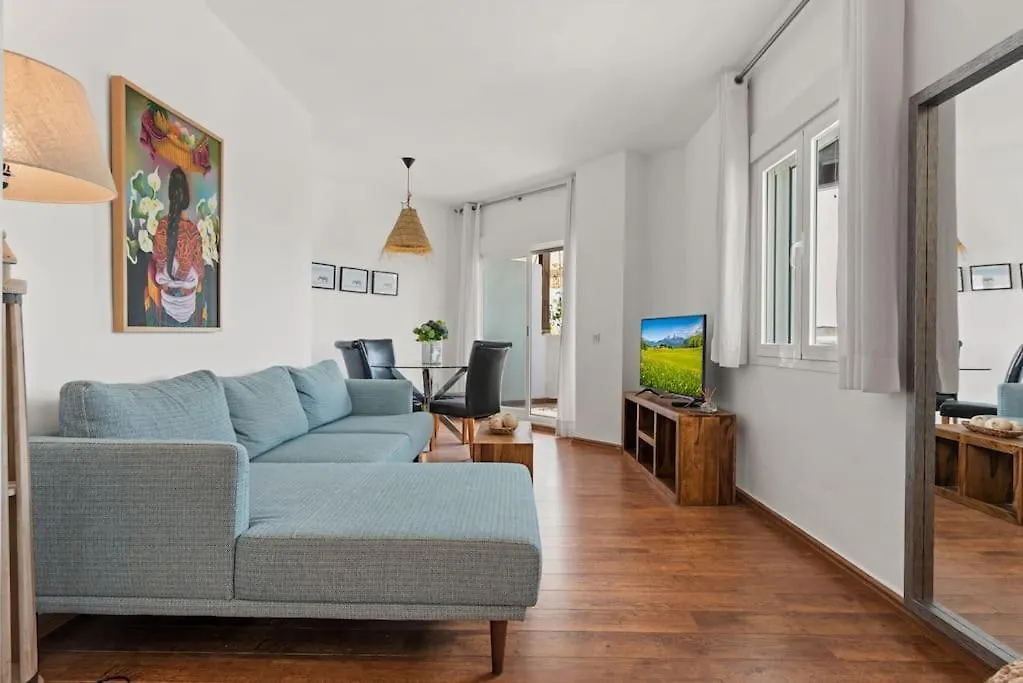 Gorgeous 3 Bedroom Apart With Sea Views, Pool Marbella Apartment