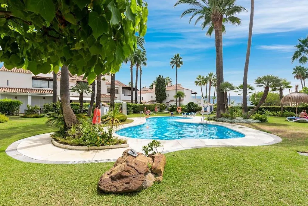 Apartment Gorgeous 3 Bedroom Apart With Sea Views, Pool Marbella